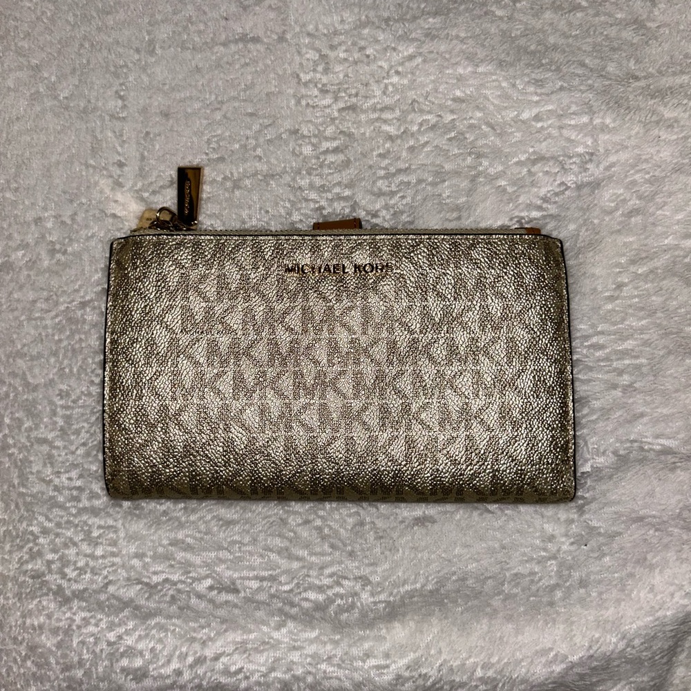 Michael Kors Tan Signature Tote Bag with matching wallet - Picture 4 of 5